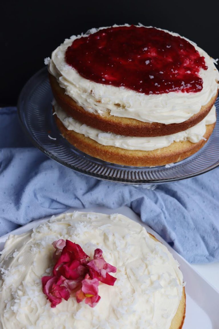 Looks fancy, but it's simple - Coconut Cake with Raspberry Filling ...